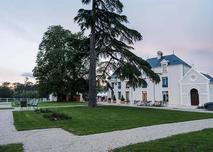 Photo de Hotel Domaine De L'Ecorcerie à Fontaine-le-Comte